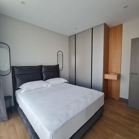 Rosemarine Villas Durrës Esterno foto