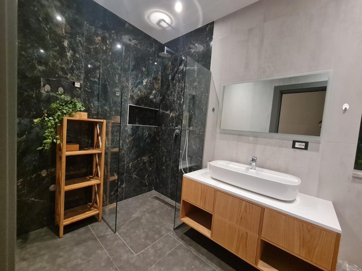 Rosemarine Villas Durrës Esterno foto