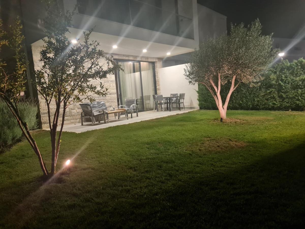 Rosemarine Villas Durrës Esterno foto