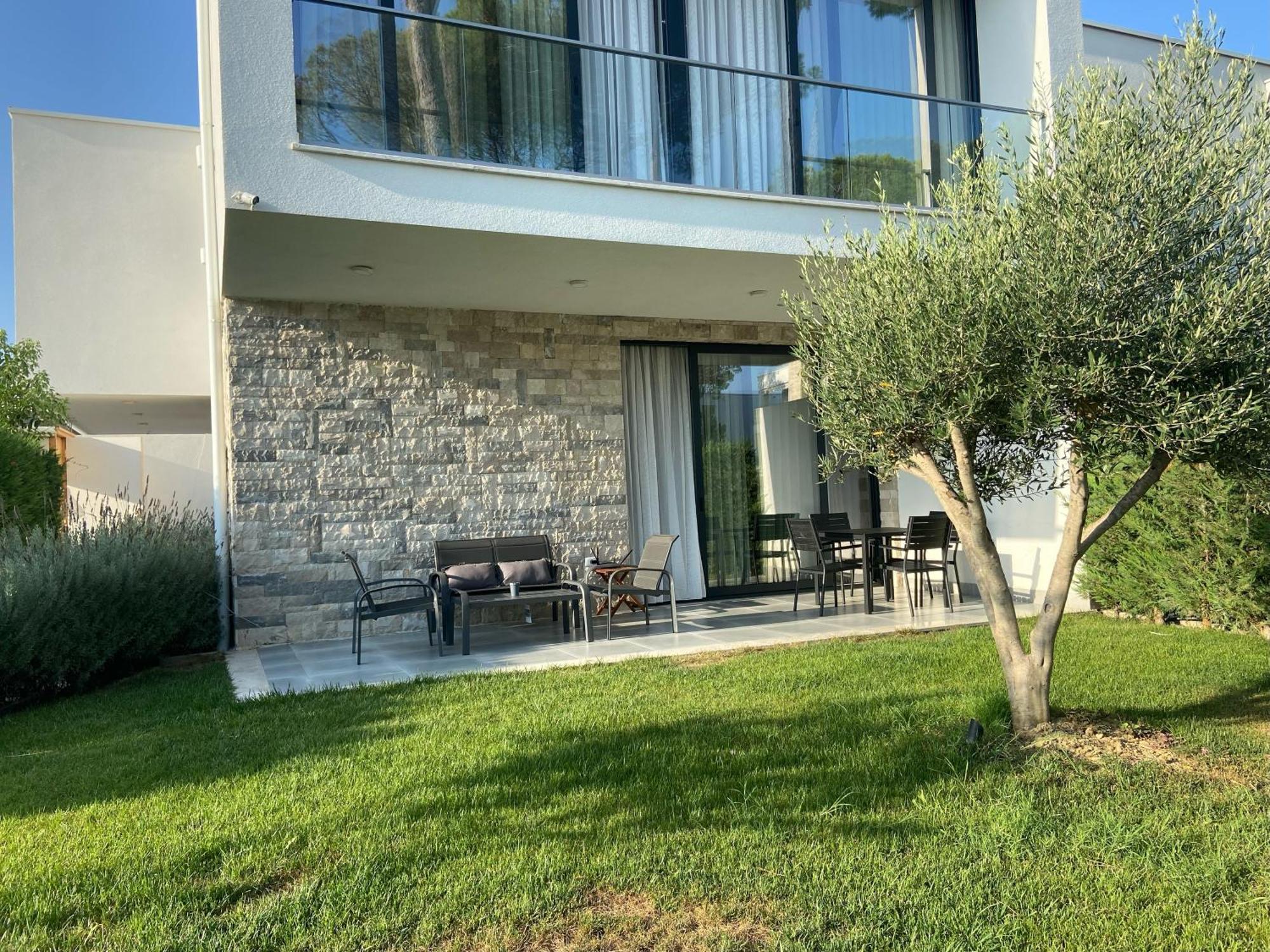 Rosemarine Villas Durrës Esterno foto