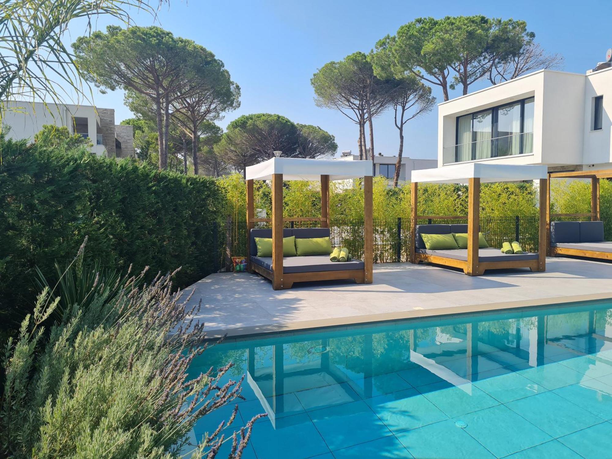 Rosemarine Villas Durrës Esterno foto